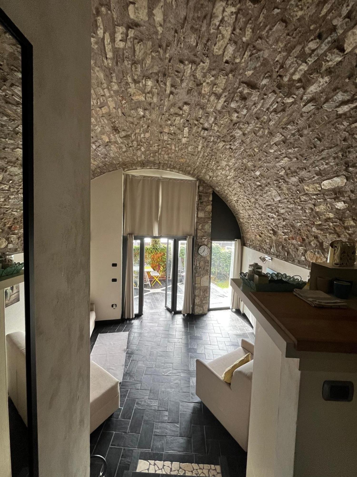 Апартаменты Casa Limonaia San Rocco Лимоне-суль-Гарда Экстерьер фото